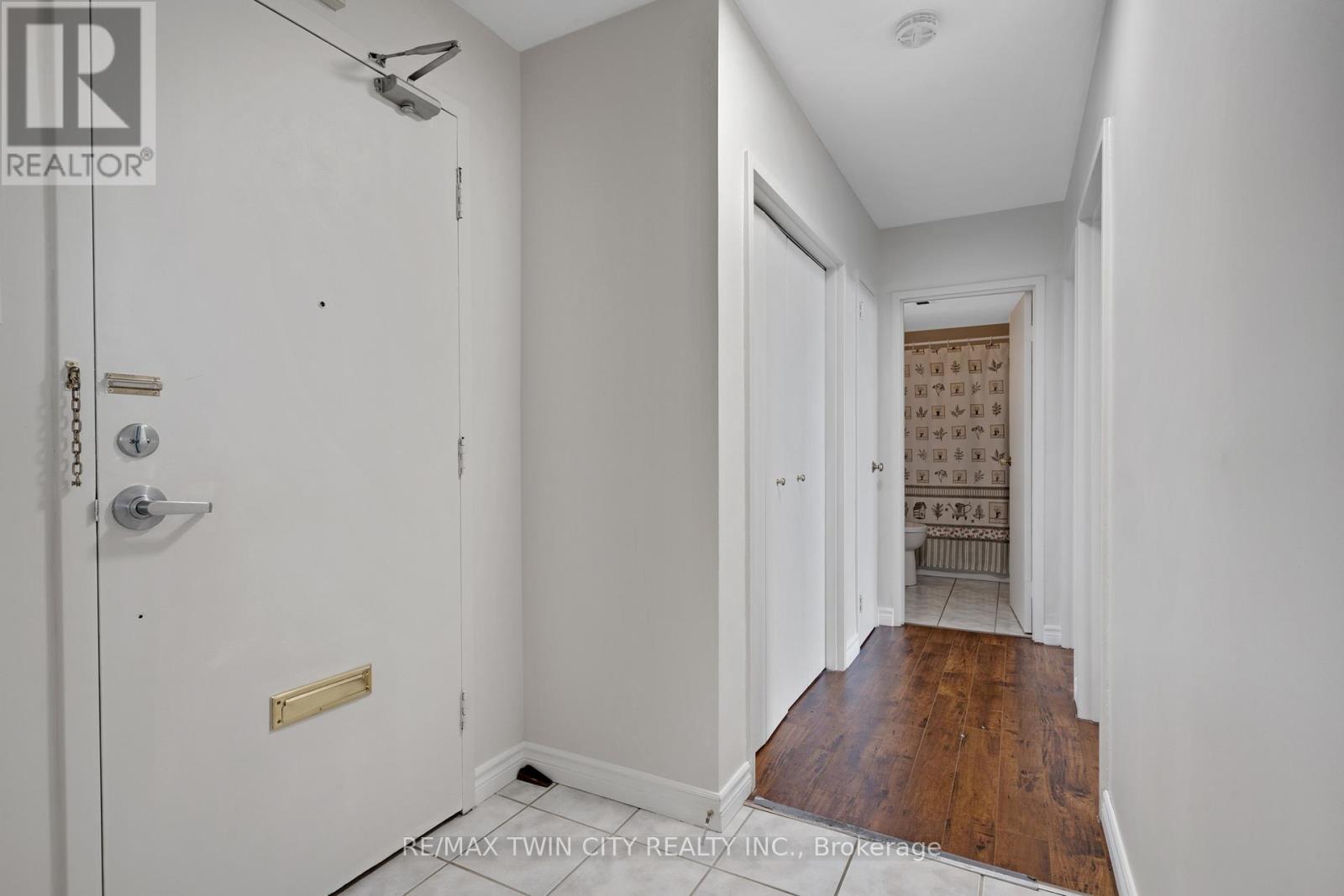 708 - 24 Midland Drive, Kitchener, Ontario  N2A 2A8 - Photo 9 - X12888430