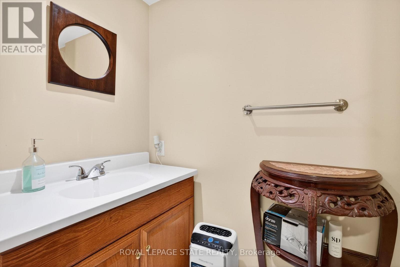 106 Wendover Drive, Hamilton (Fessenden), Ontario  L9C 5X5 - Photo 33 - X12888480