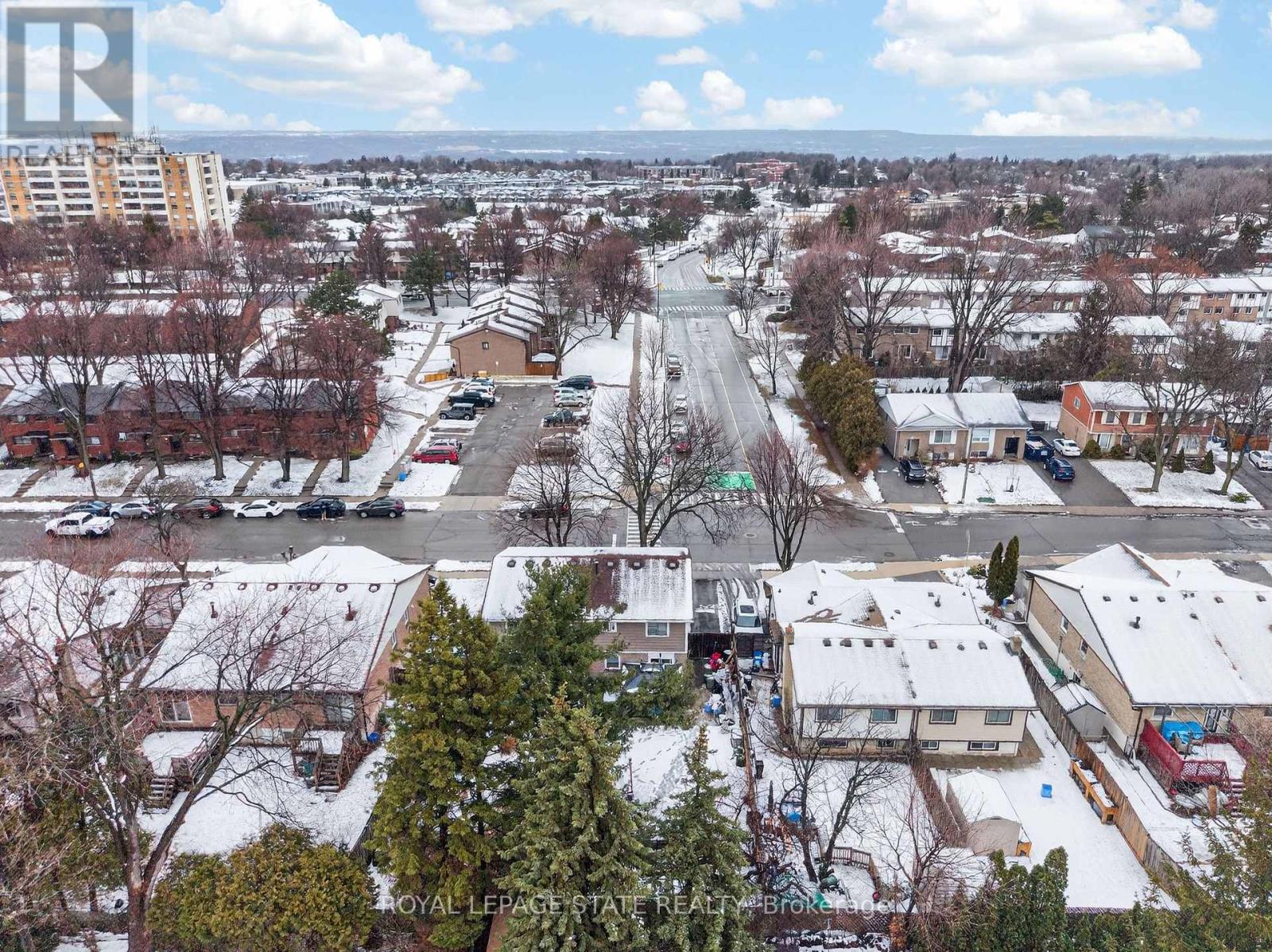 106 Wendover Drive, Hamilton (Fessenden), Ontario  L9C 5X5 - Photo 38 - X12888480