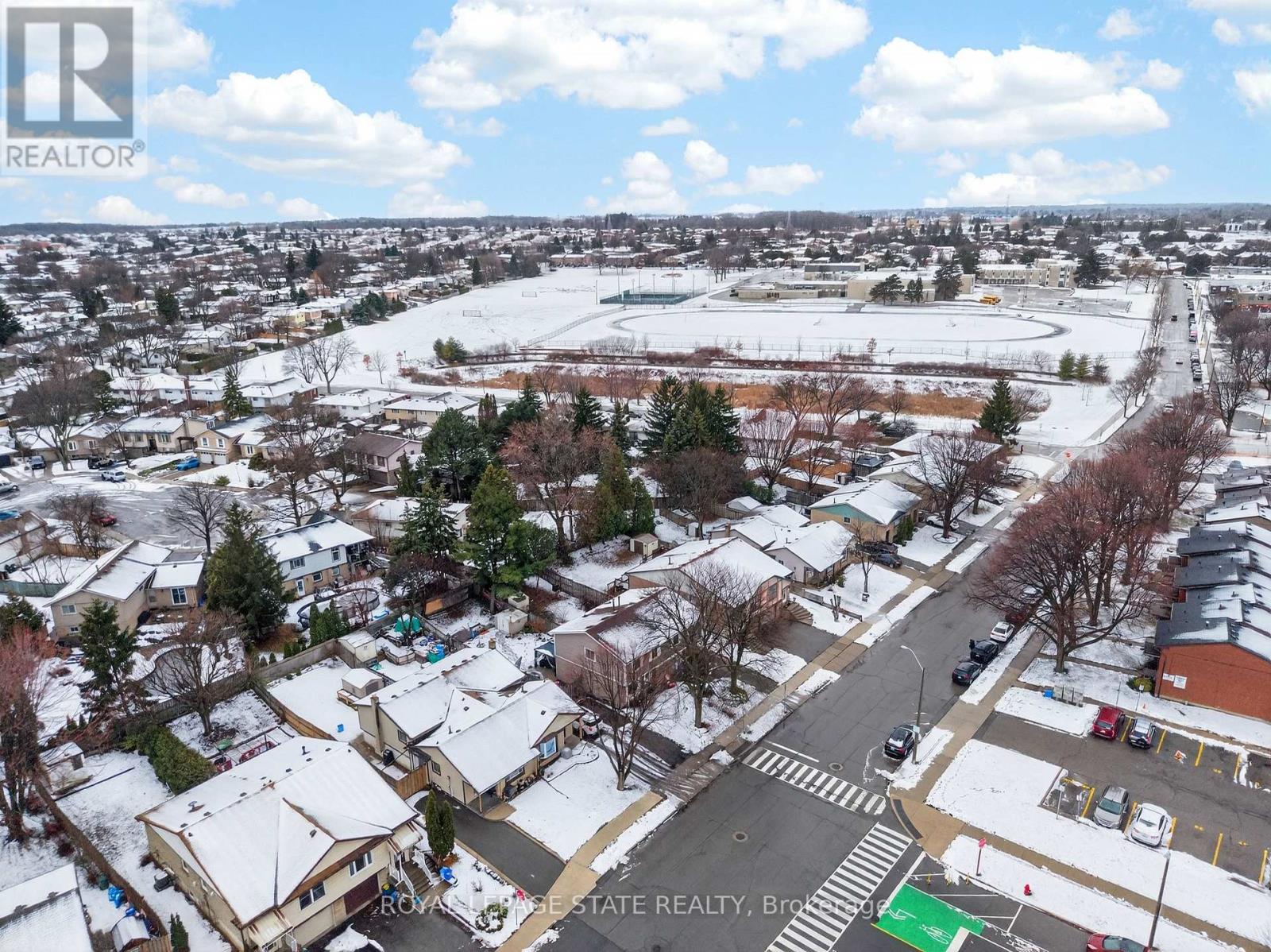 106 Wendover Drive, Hamilton (Fessenden), Ontario  L9C 5X5 - Photo 39 - X12888480