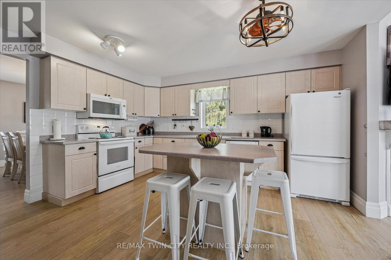 5 Spruce Lane, Wilmot, Ontario  N3A 2G6 - Photo 10 - X12888500