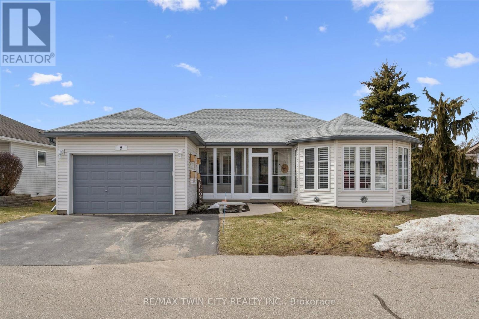 5 Spruce Lane, Wilmot, Ontario  N3A 2G6 - Photo 2 - X12888500