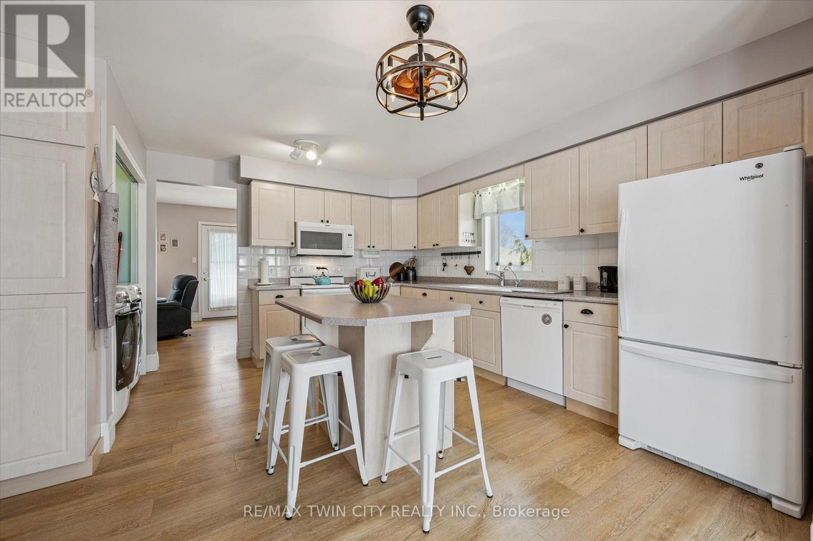 5 Spruce Lane, Wilmot, Ontario  N3A 2G6 - Photo 7 - X12888500