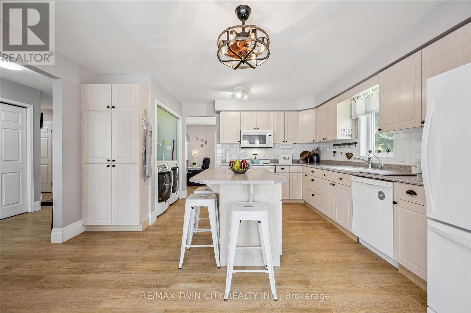 5 Spruce Lane, Wilmot, Ontario  N3A 2G6 - Photo 8 - X12888500