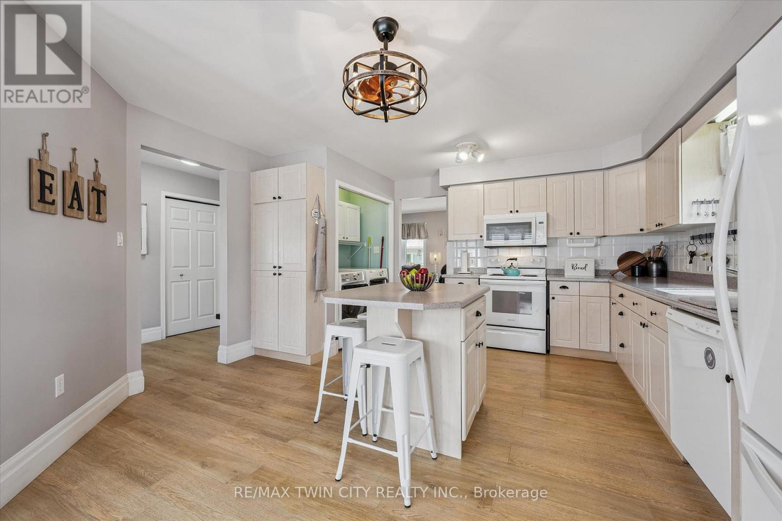 5 Spruce Lane, Wilmot, Ontario  N3A 2G6 - Photo 9 - X12888500