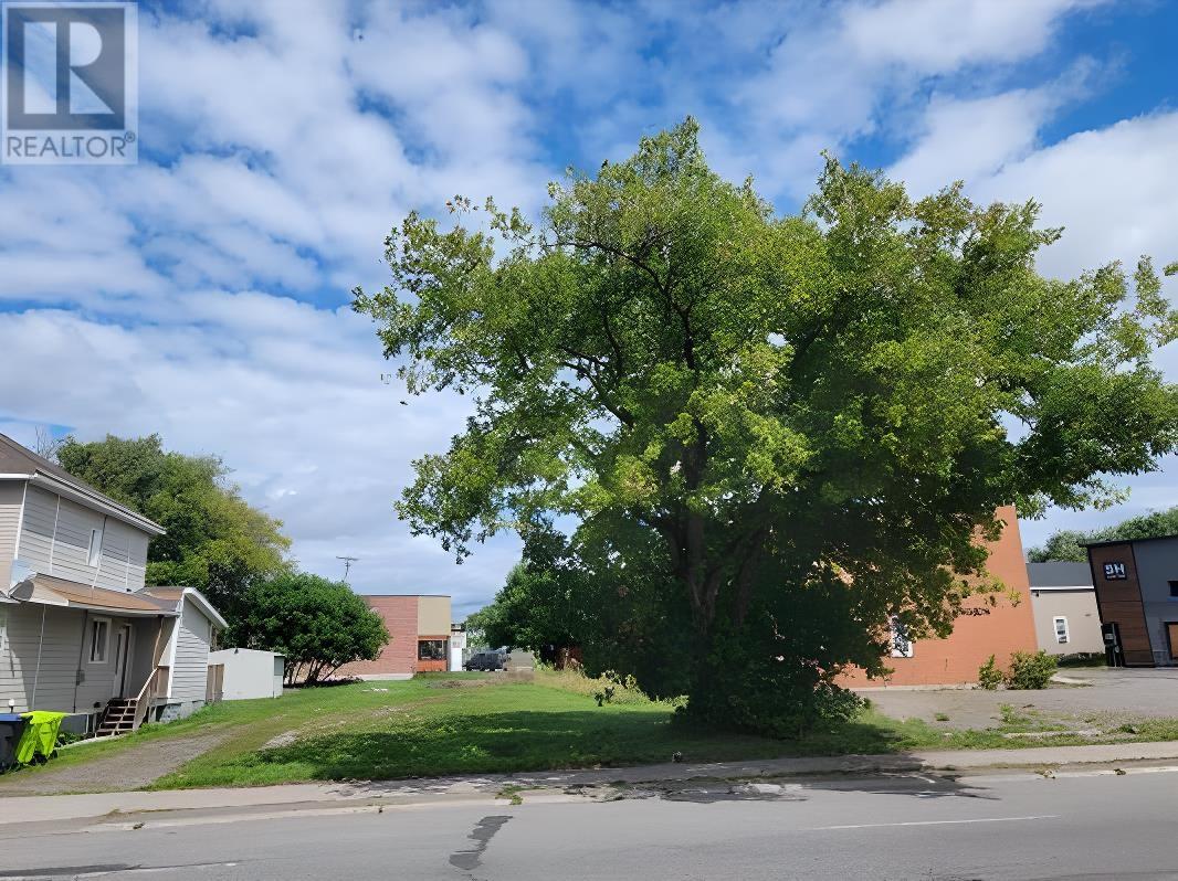 26 Wellington St W, Sault Ste. Marie, Ontario  P6A 1H1 - Photo 3 - SM260457