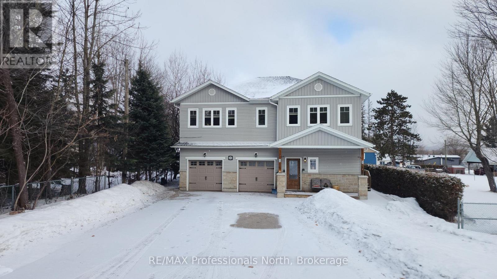 5 GREAVES AVENUE, Huntsville, Ontario