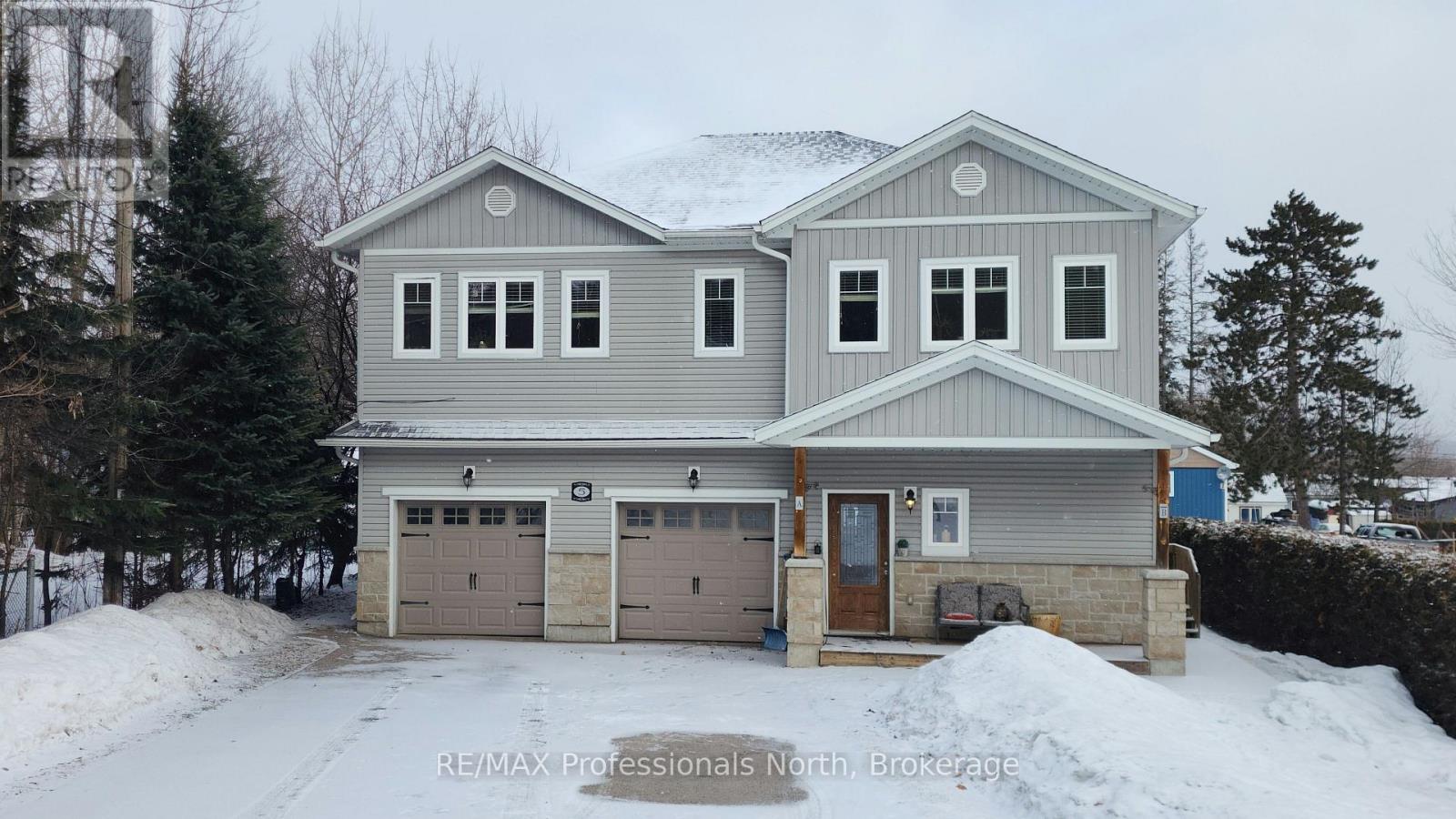 5 Greaves Avenue, Huntsville, Ontario  P1H 1V2 - Photo 2 - X12789758