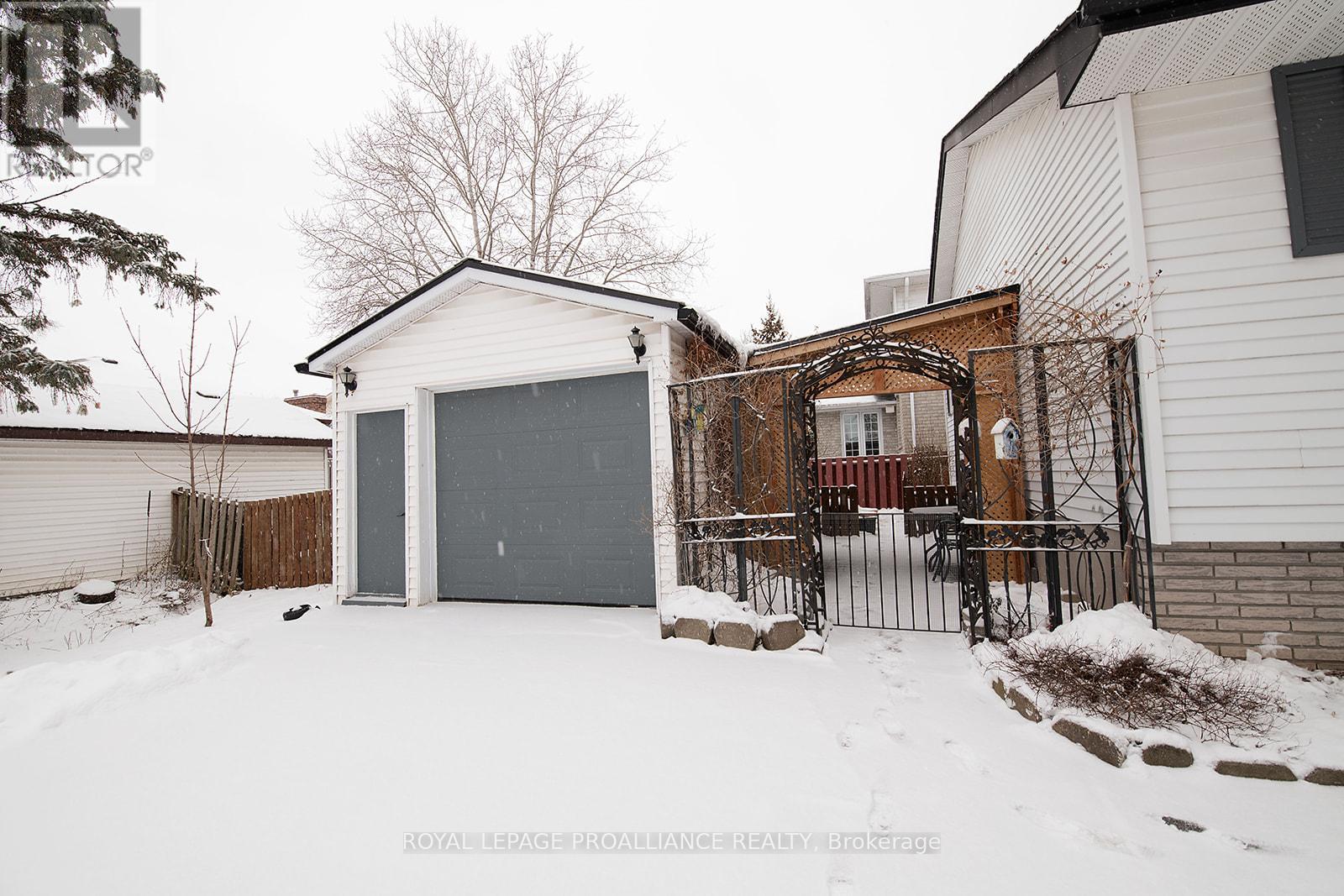 35 Morris Drive, Belleville, Ontario  K8P 5B3 - Photo 25 - X12888544