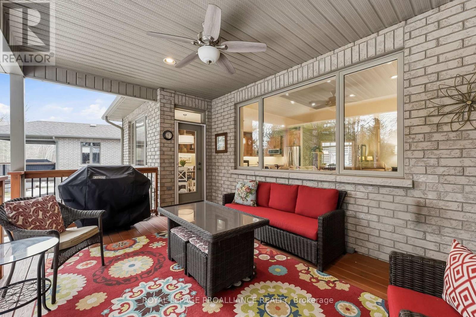 23 Lakewood Crescent, Quinte West (Murray Ward), Ontario  K8V 5P4 - Photo 33 - X12888600