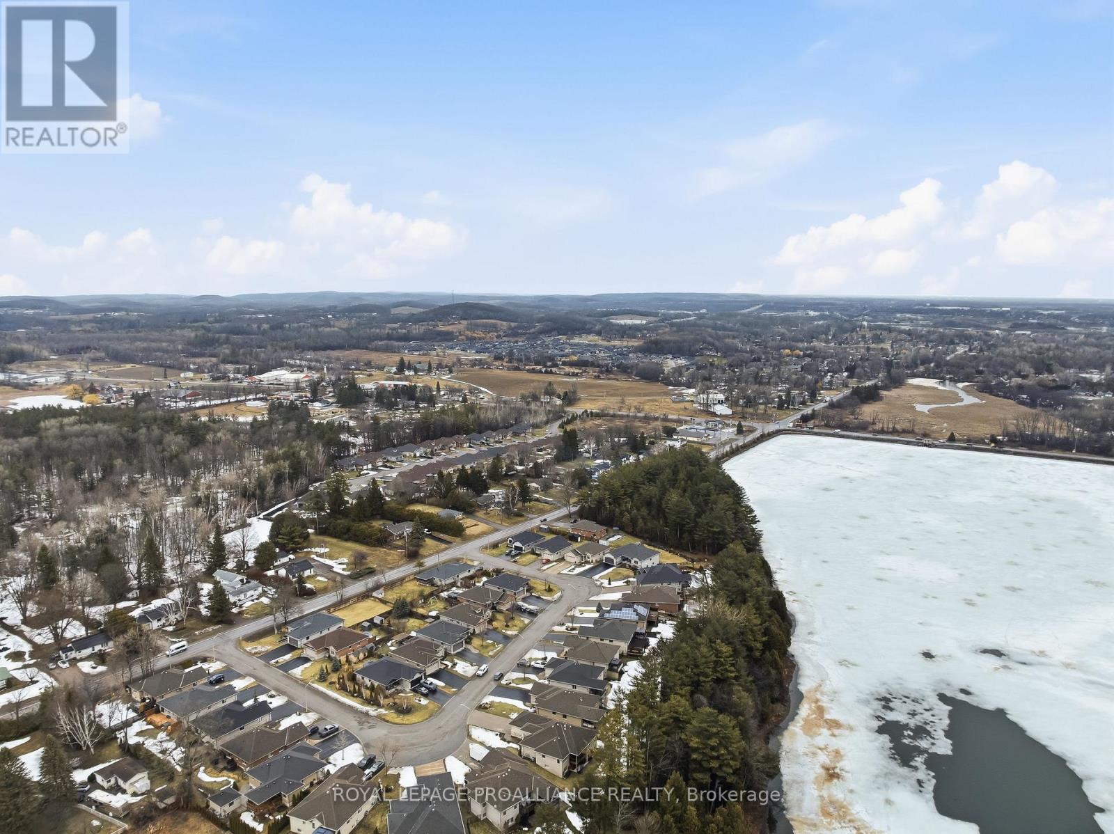 23 Lakewood Crescent, Quinte West (Murray Ward), Ontario  K8V 5P4 - Photo 45 - X12888600