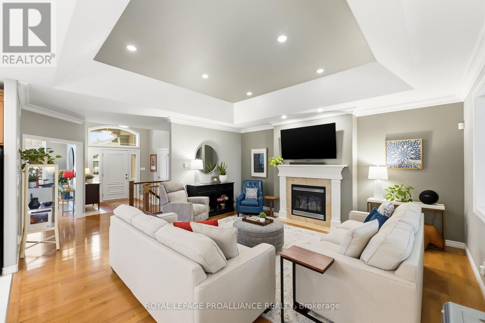 23 Lakewood Crescent, Quinte West (Murray Ward), Ontario  K8V 5P4 - Photo 8 - X12888600