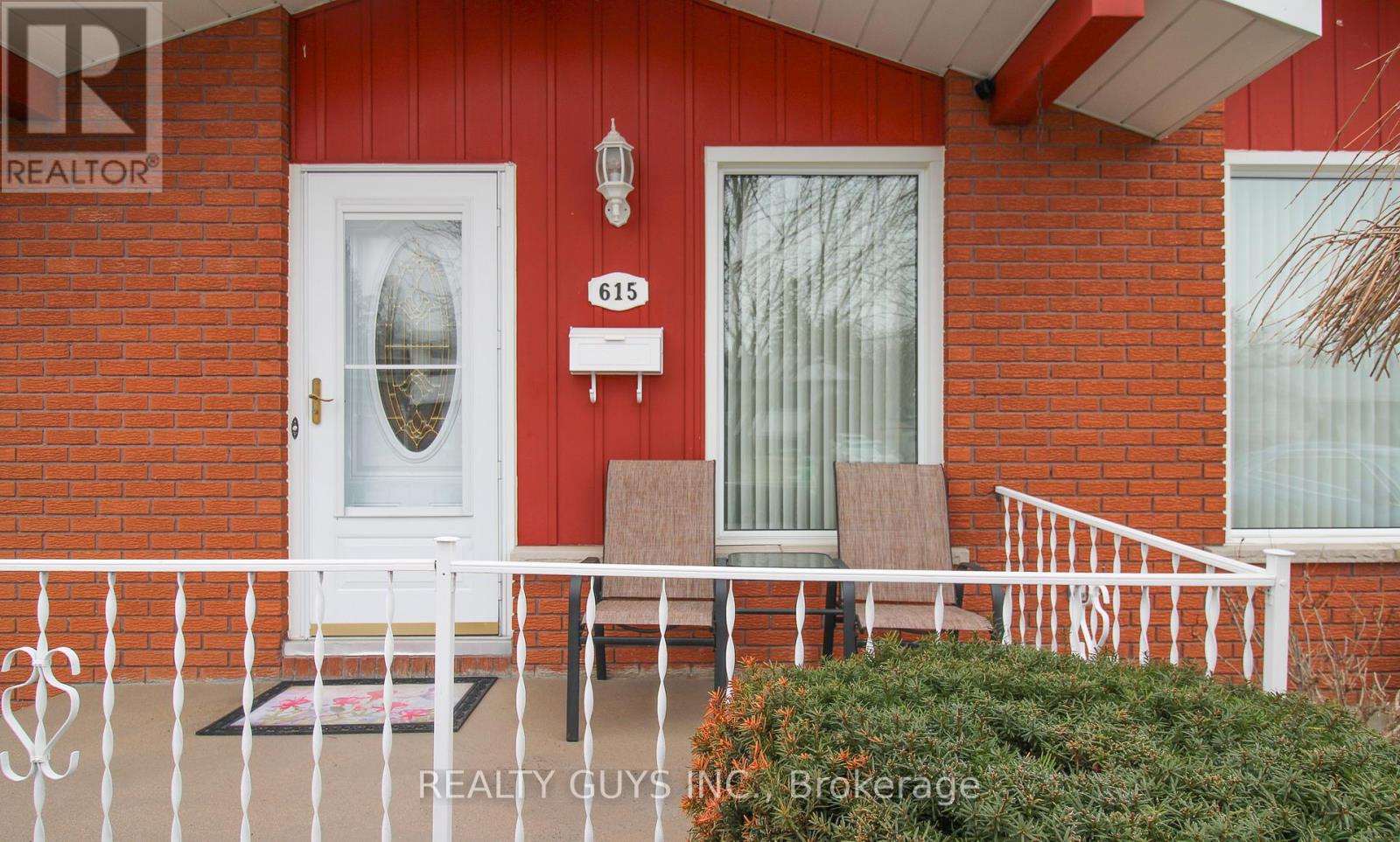 615 Saugeen Crescent, Peterborough, Ontario  K9J 1J9 - Photo 3 - X12888696