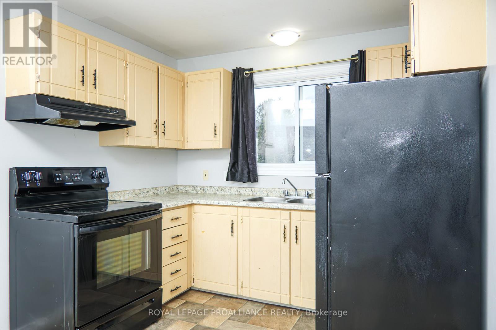 19 - 22 Pitt Street, Prince Edward County (Picton Ward), Ontario  K0K 2T0 - Photo 12 - X12888718