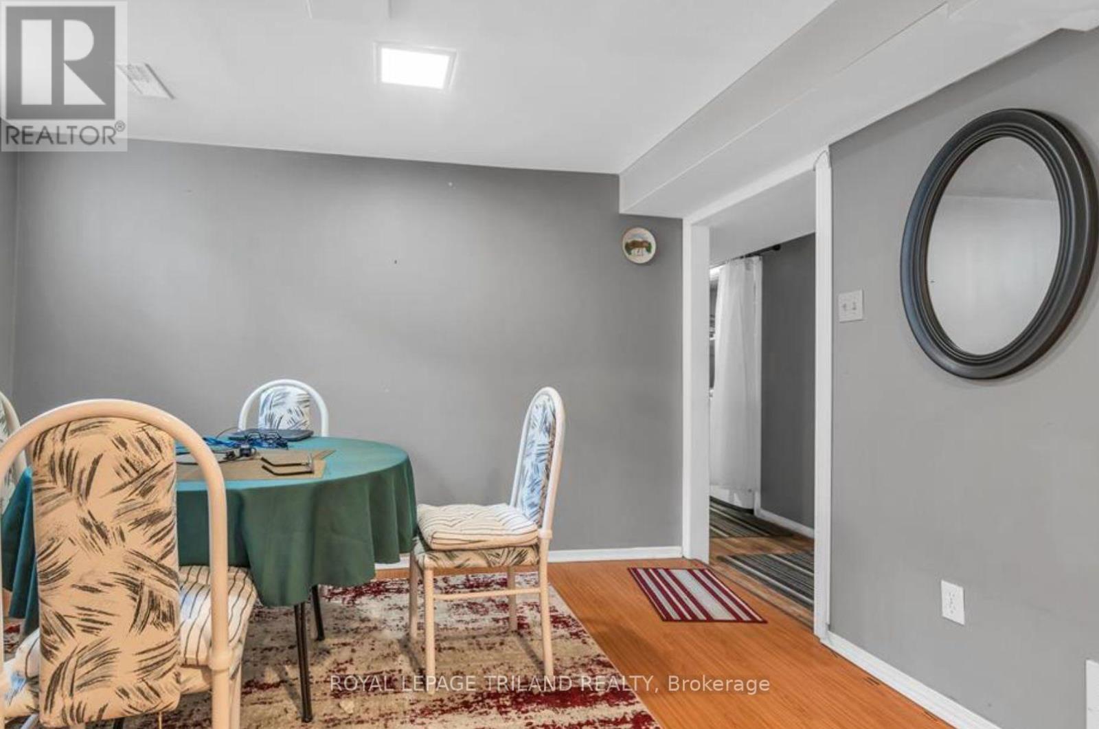 B - 197a Cedarvale Crescent, Waterloo, Ontario  N2L 4T3 - Photo 3 - X12888548