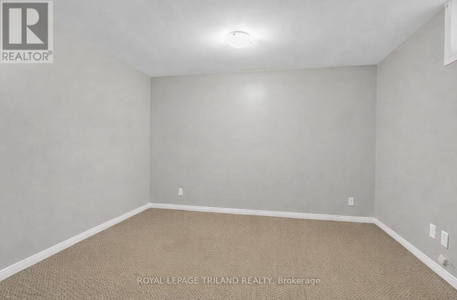 B - 197a Cedarvale Crescent, Waterloo, Ontario  N2L 4T3 - Photo 7 - X12888548