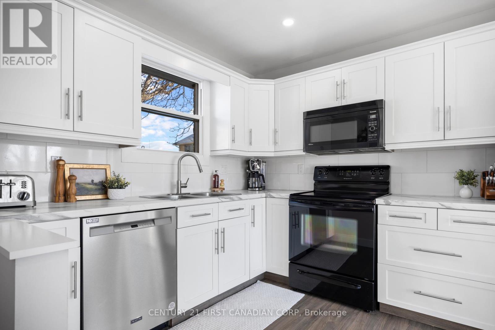 517 Ferndale Court, London South (South Q), Ontario  N6C 5C2 - Photo 15 - X12888576