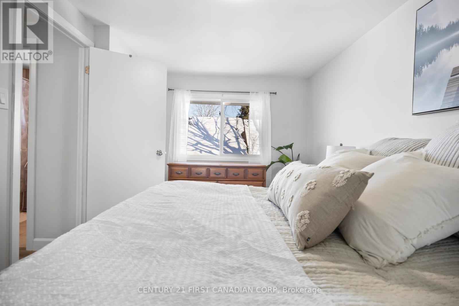 517 Ferndale Court, London South (South Q), Ontario  N6C 5C2 - Photo 24 - X12888576