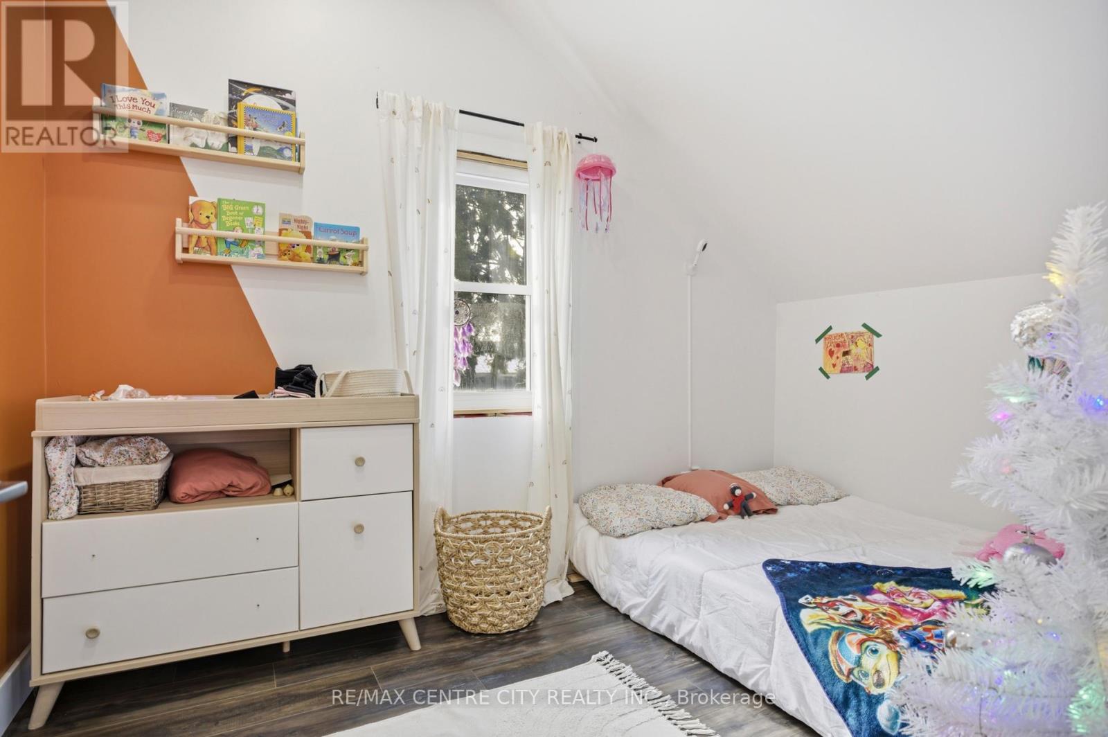 26179 Talbot Line, West Elgin, Ontario  N0L 2P0 - Photo 26 - X12888596