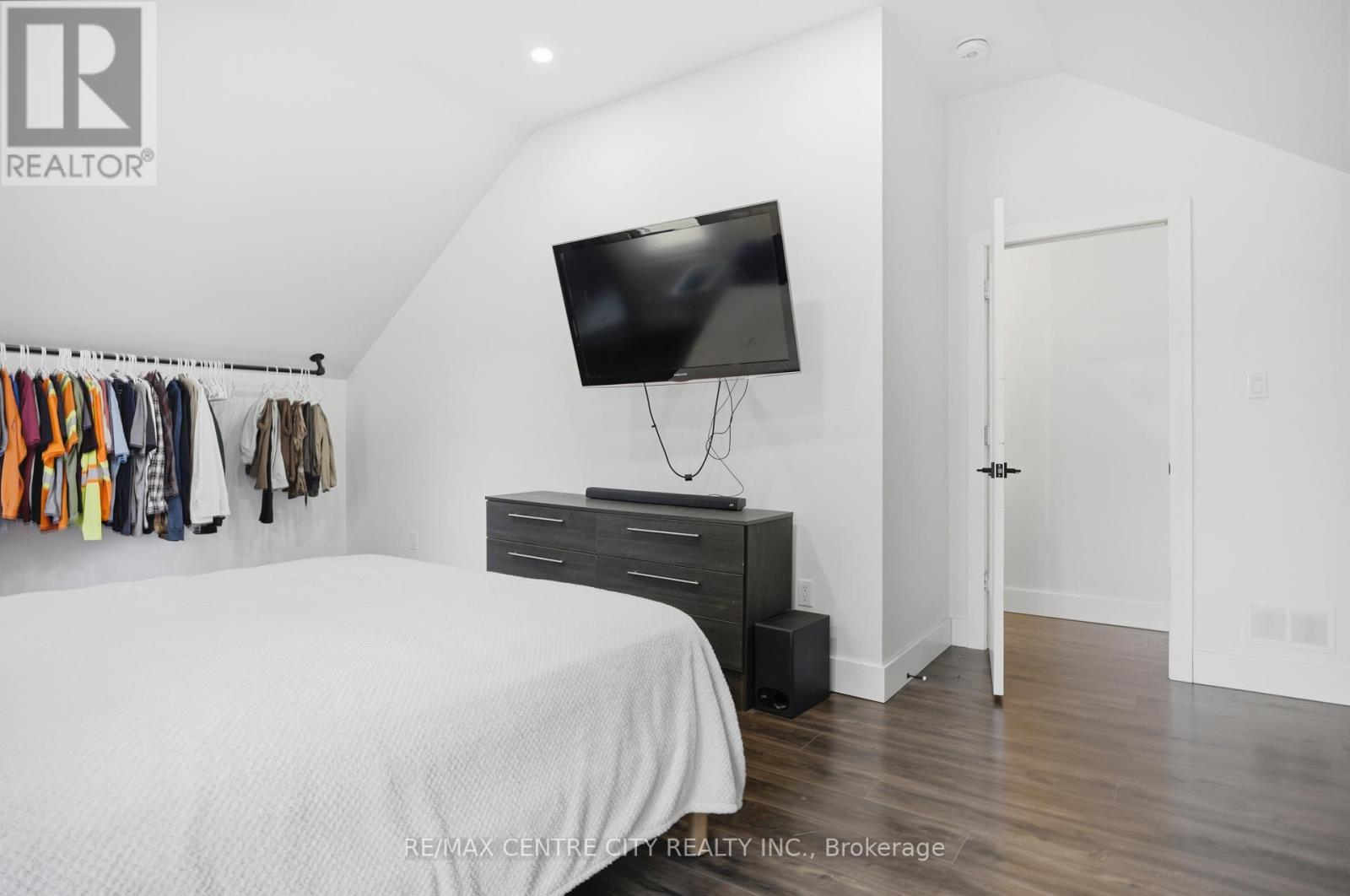 26179 Talbot Line, West Elgin, Ontario  N0L 2P0 - Photo 28 - X12888596