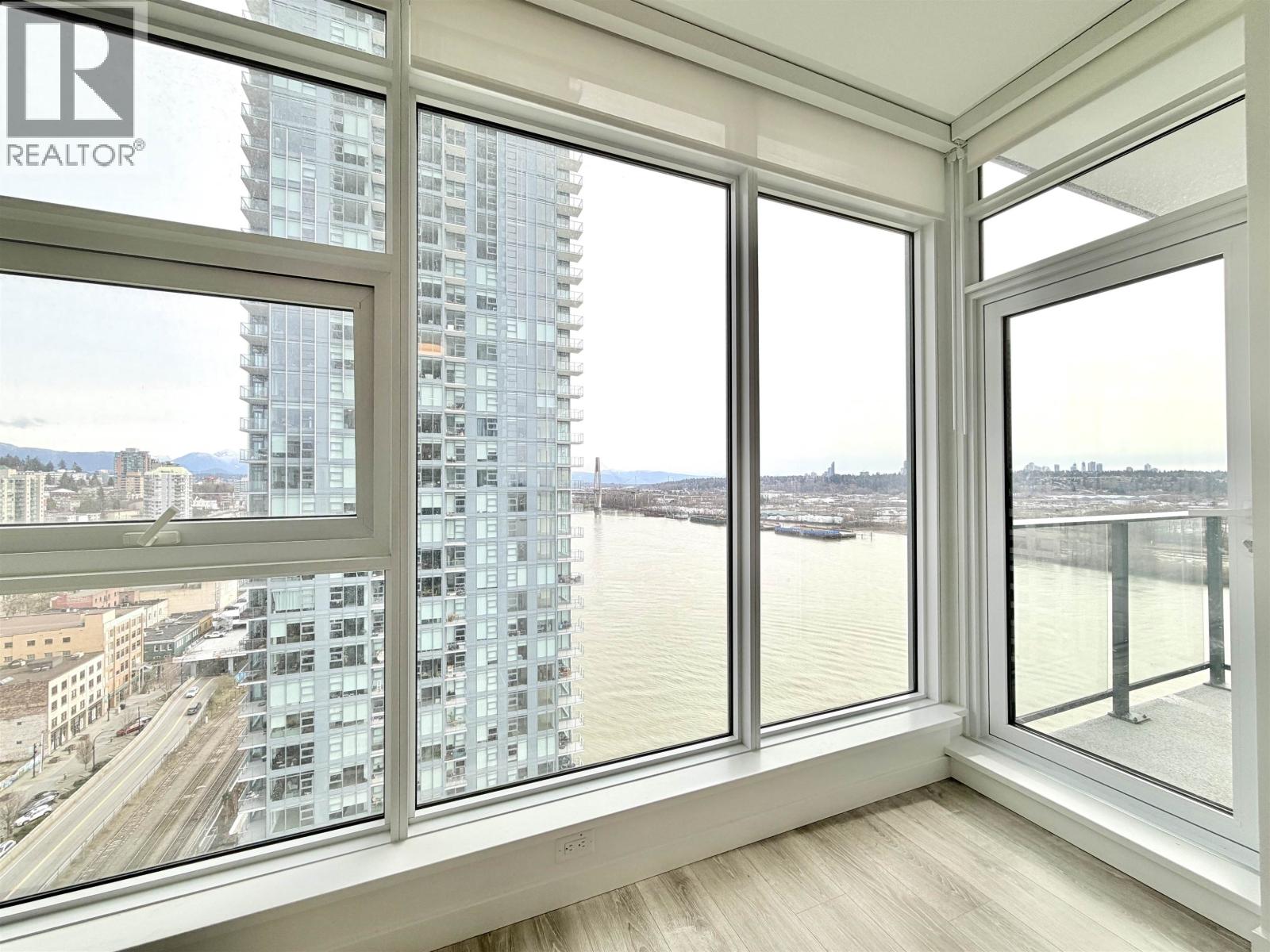 680 Quayside Drive, New Westminster, British Columbia  V3M 0P2 - Photo 3 - R3094438