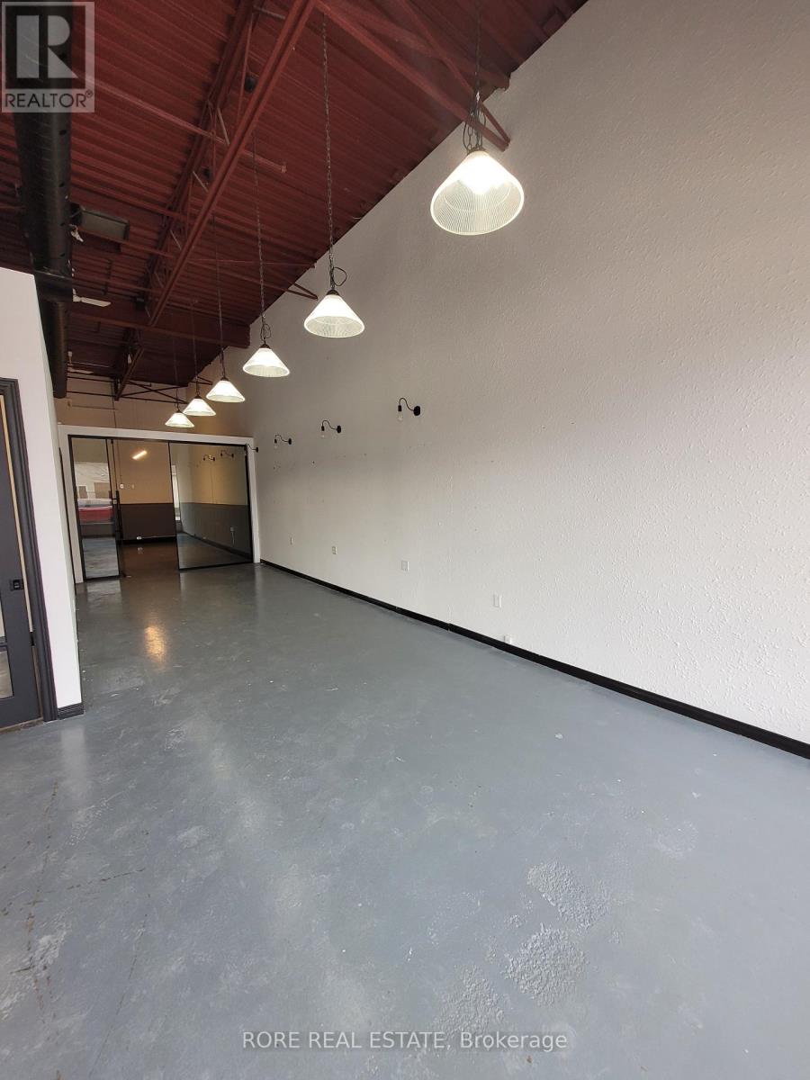 8251 Dock Street, Niagara Falls (Chippawa), Ontario  L2G 7G7 - Photo 4 - X12774984