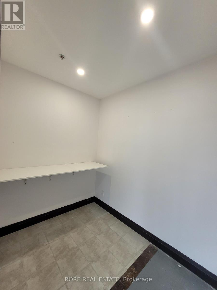 8251 Dock Street, Niagara Falls (Chippawa), Ontario  L2G 7G7 - Photo 11 - X12774984