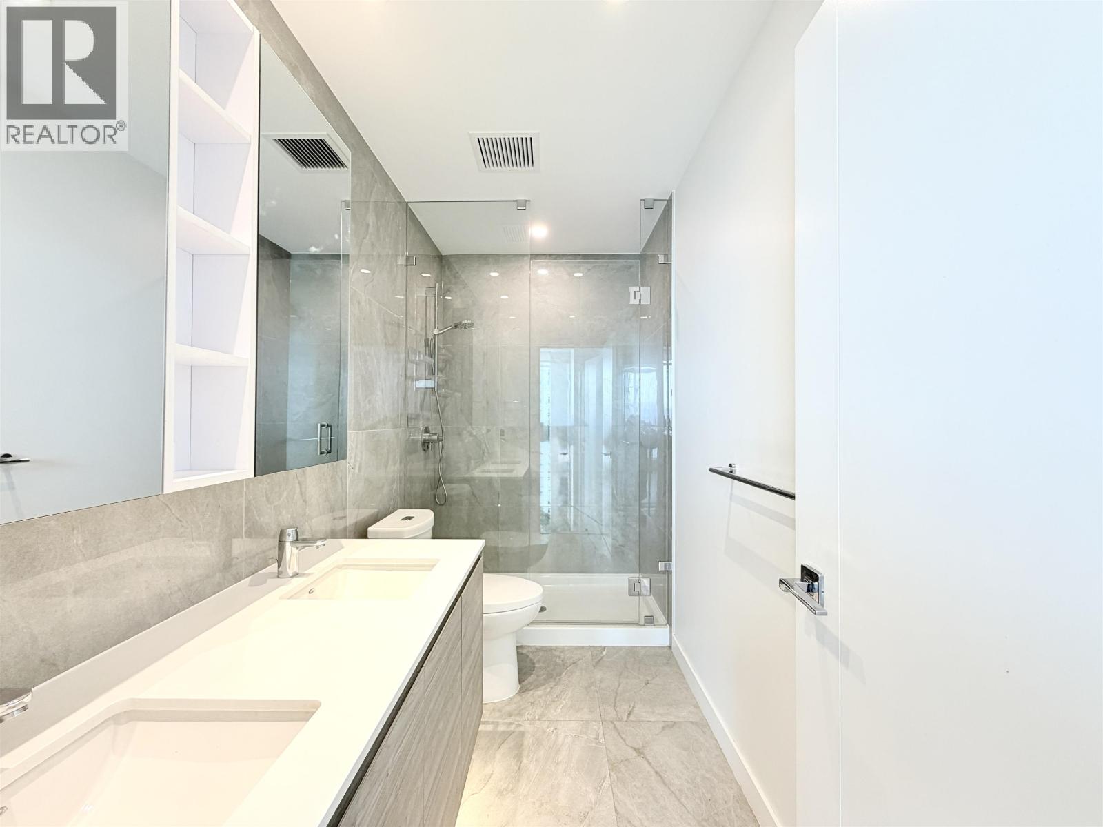 680 Quayside Drive, New Westminster, British Columbia  V3M 0P2 - Photo 5 - R3094438