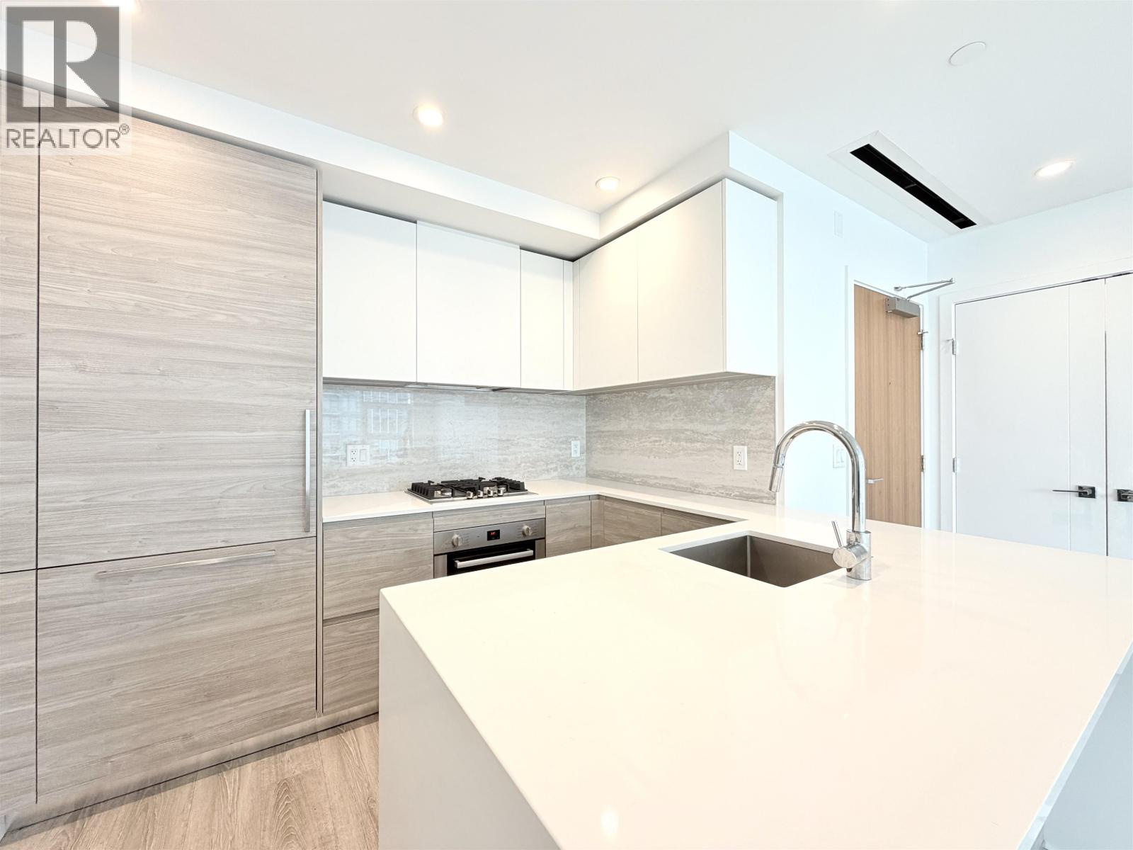 680 Quayside Drive, New Westminster, British Columbia  V3M 0P2 - Photo 4 - R3094438