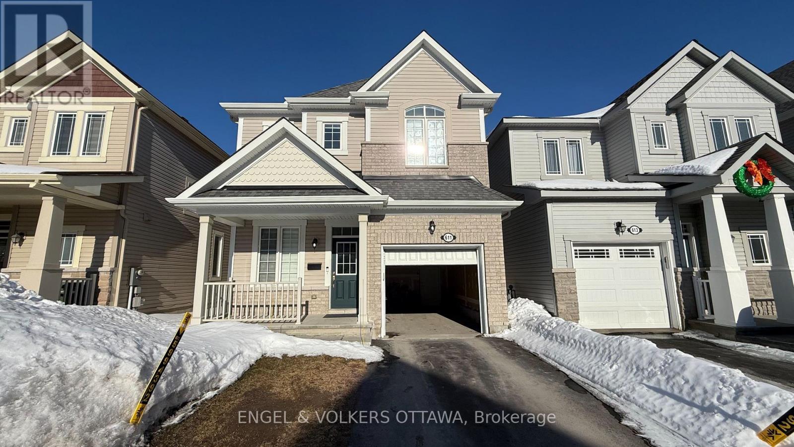 611 Silver Spruce Way, Ottawa, Ontario  K2M 0L2 - Photo 2 - X12888598