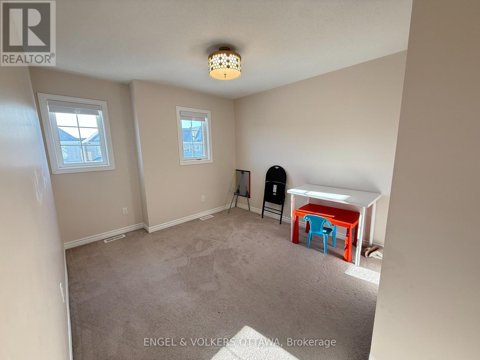 611 Silver Spruce Way, Ottawa, Ontario  K2M 0L2 - Photo 21 - X12888598