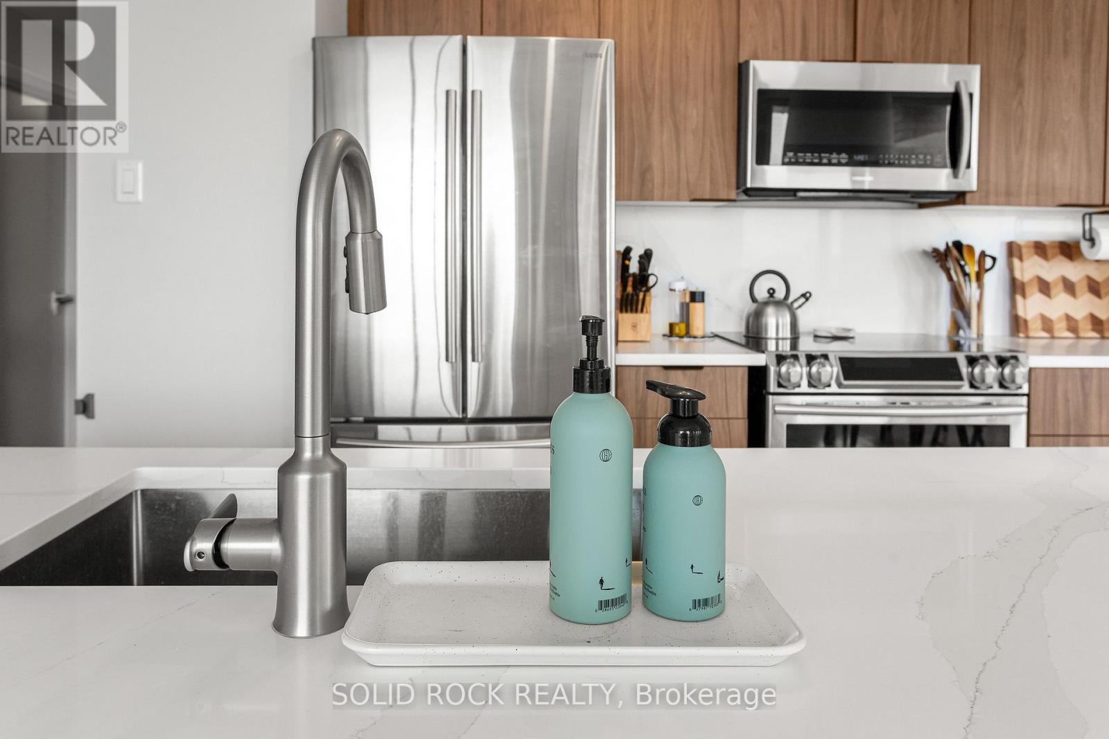 805 - 250 Lett Street, Ottawa, Ontario  K1R 0A8 - Photo 12 - X12888618