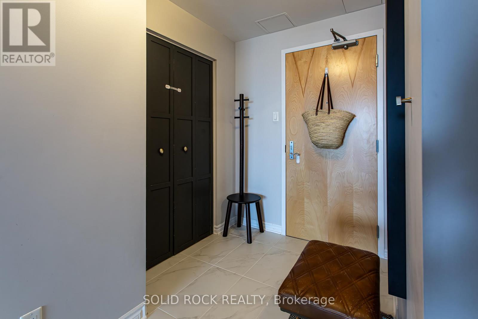 805 - 250 Lett Street, Ottawa, Ontario  K1R 0A8 - Photo 5 - X12888618