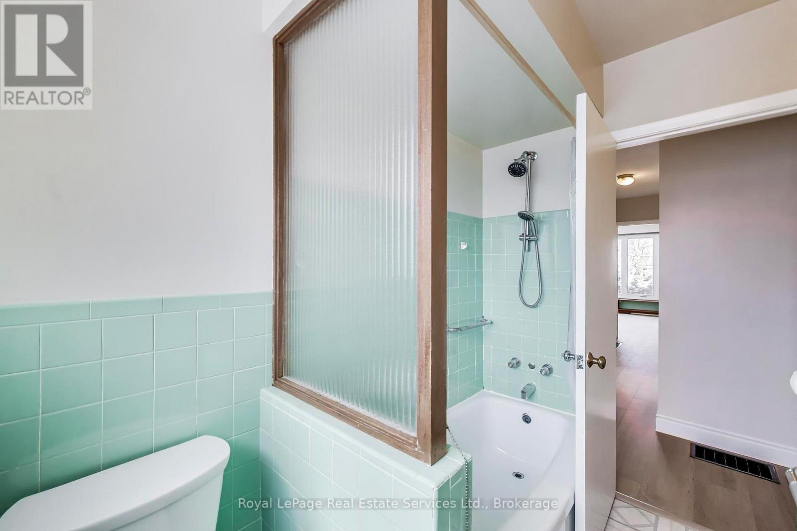 25 Sandringham Avenue, Hamilton (Westcliffe), Ontario  L9C 2H3 - Photo 16 - X12888614