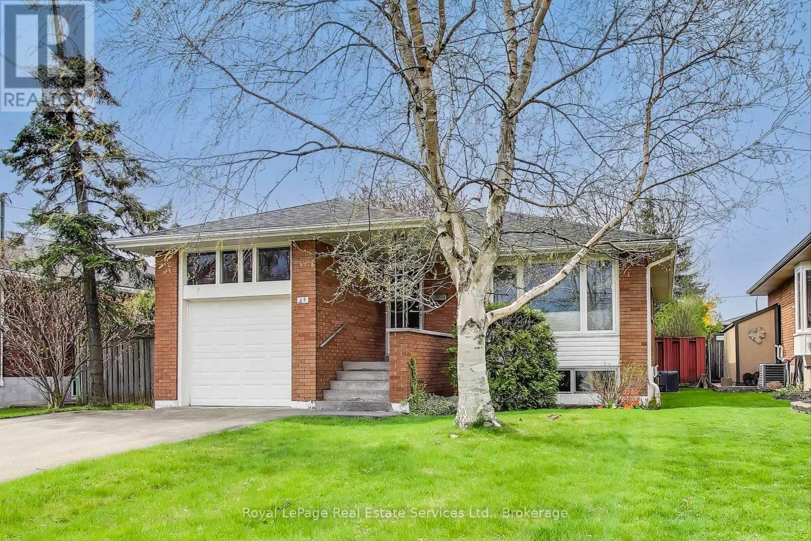 25 Sandringham Avenue, Hamilton (Westcliffe), Ontario  L9C 2H3 - Photo 3 - X12888614