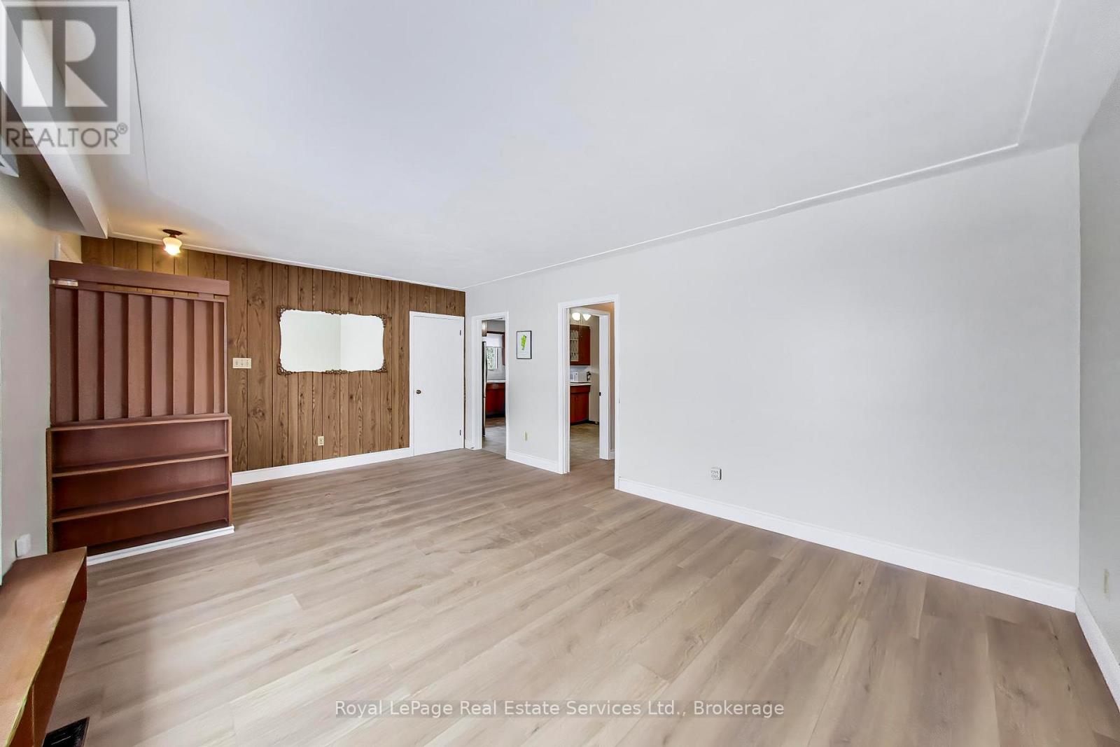 25 Sandringham Avenue, Hamilton (Westcliffe), Ontario  L9C 2H3 - Photo 6 - X12888614