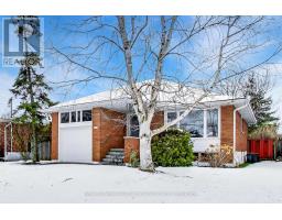 25 SANDRINGHAM AVENUE, Hamilton, Ontario