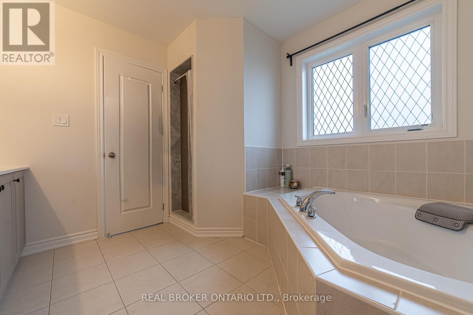 225 Palace Street, Thorold (Thorold Downtown), Ontario  L2V 5G7 - Photo 43 - X12888674