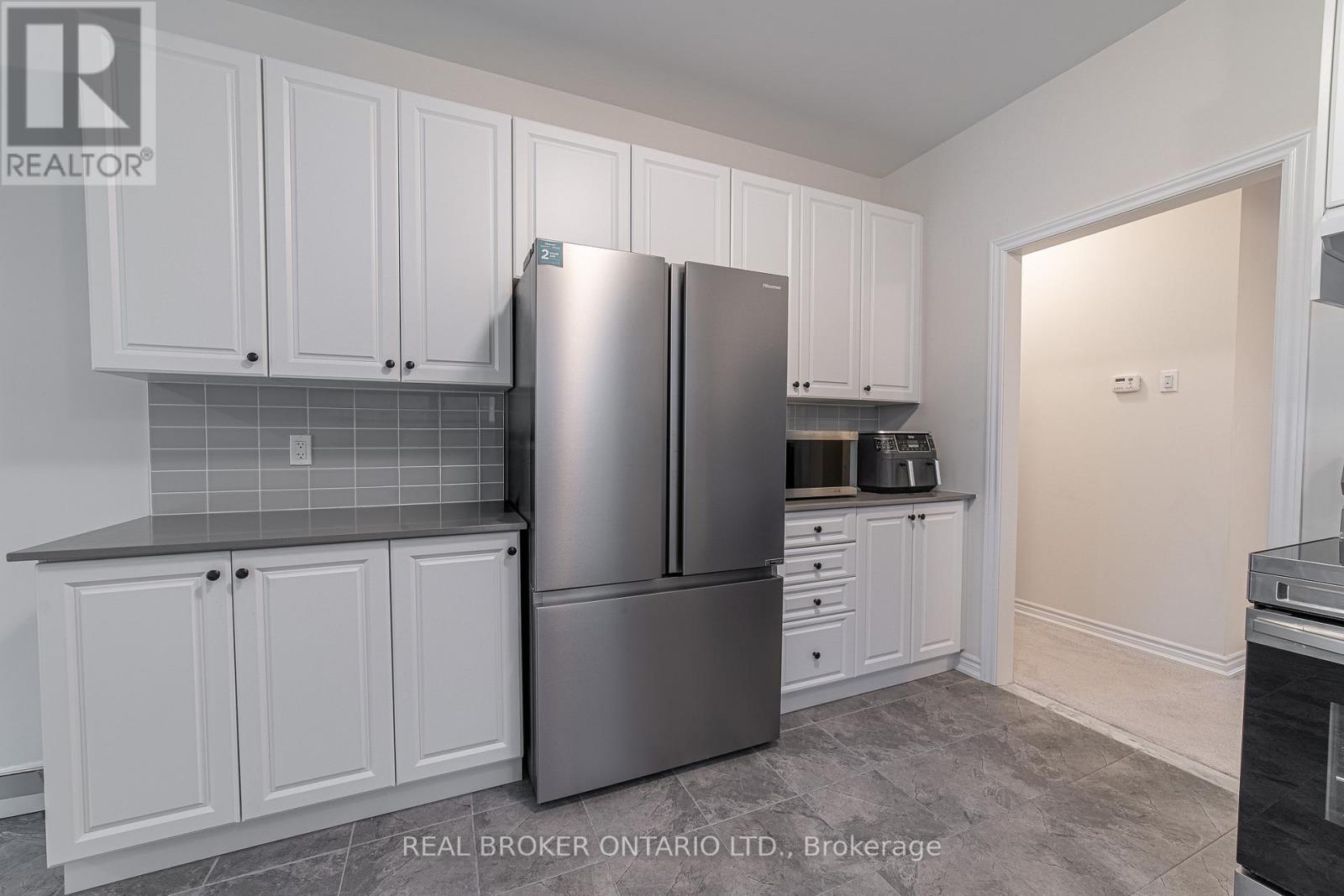 225 Palace Street, Thorold (Thorold Downtown), Ontario  L2V 5G7 - Photo 9 - X12888674