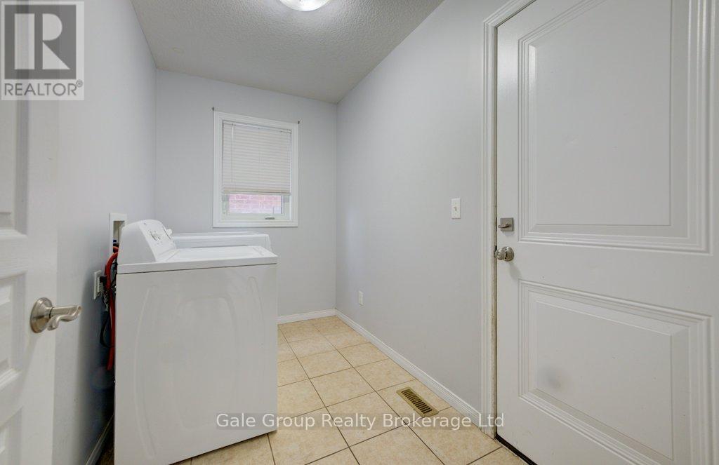 395 Champlain Avenue, Woodstock (Woodstock - South), Ontario  N4V 0B3 - Photo 18 - X12888558