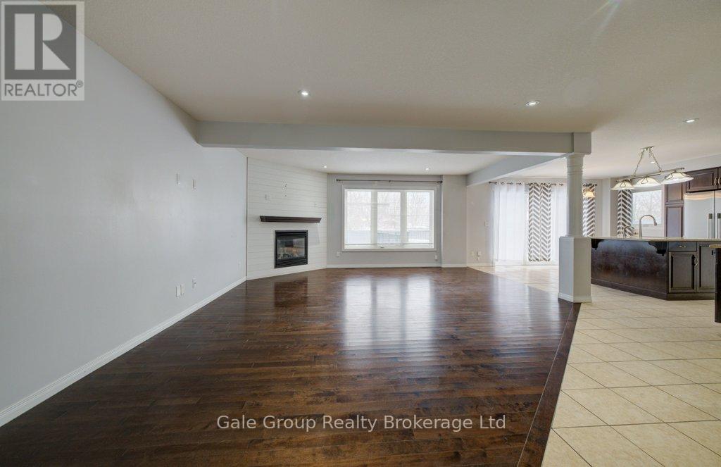 395 Champlain Avenue, Woodstock (Woodstock - South), Ontario  N4V 0B3 - Photo 7 - X12888558