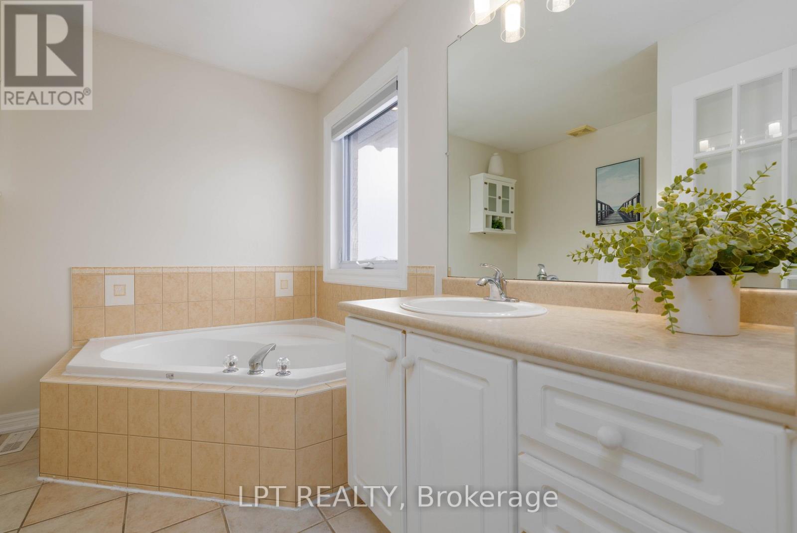 36 Ivygreen Road, Georgina (Keswick North), Ontario  L4P 4B7 - Photo 23 - N12800778