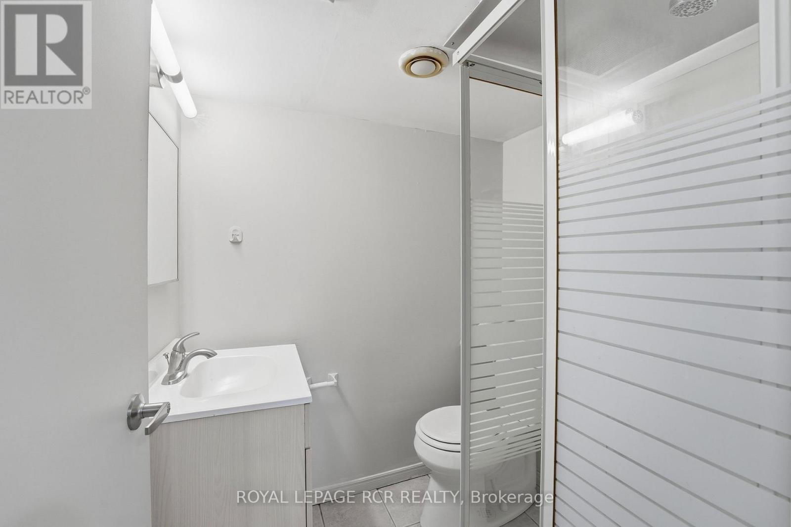 83 Industrial Parkway S, Aurora (Aurora Village), Ontario  L4G 3V5 - Photo 18 - N12886166