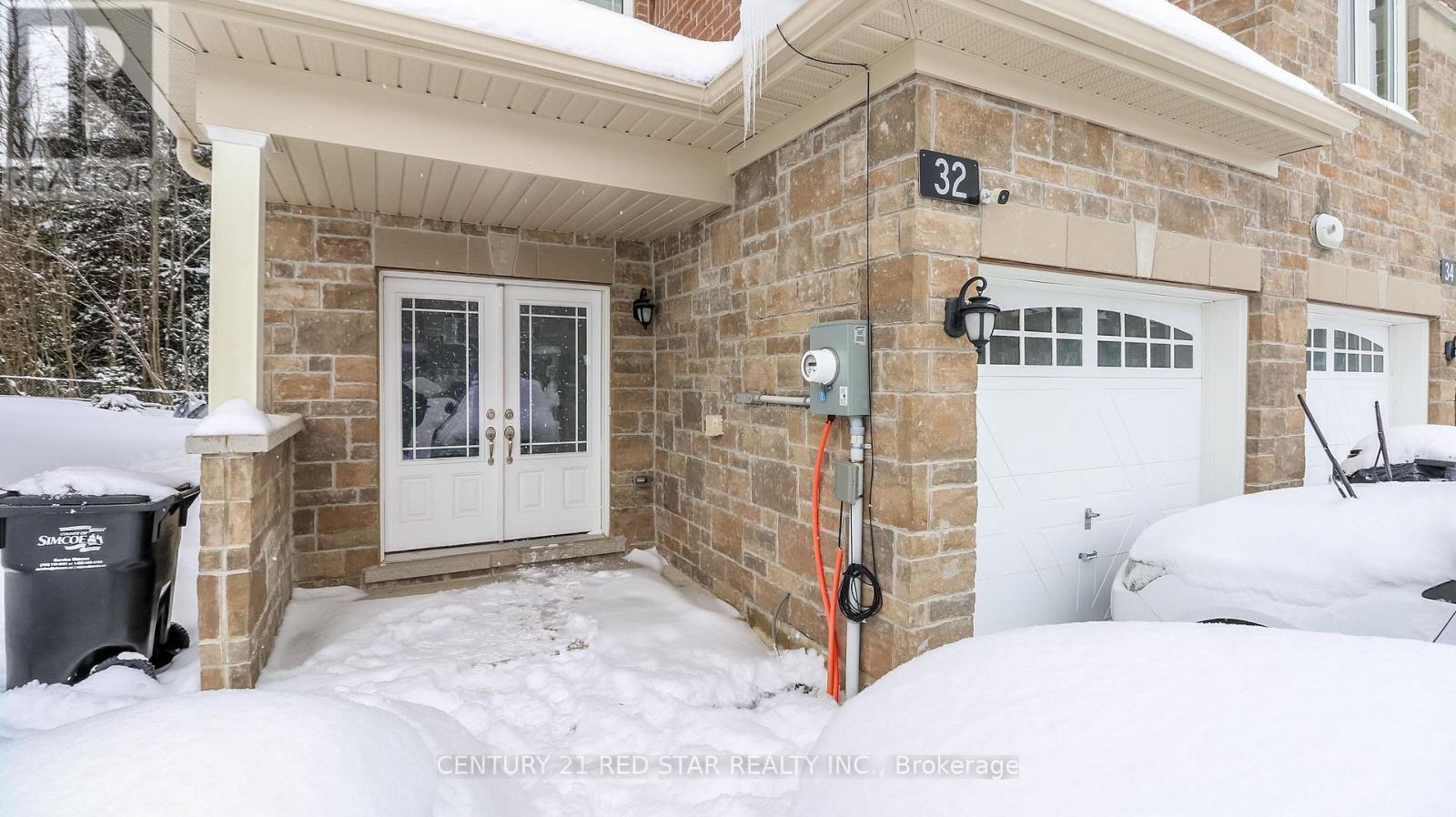 32 Milson Crescent, Essa, Ontario  L0M 1B4 - Photo 4 - N12887518