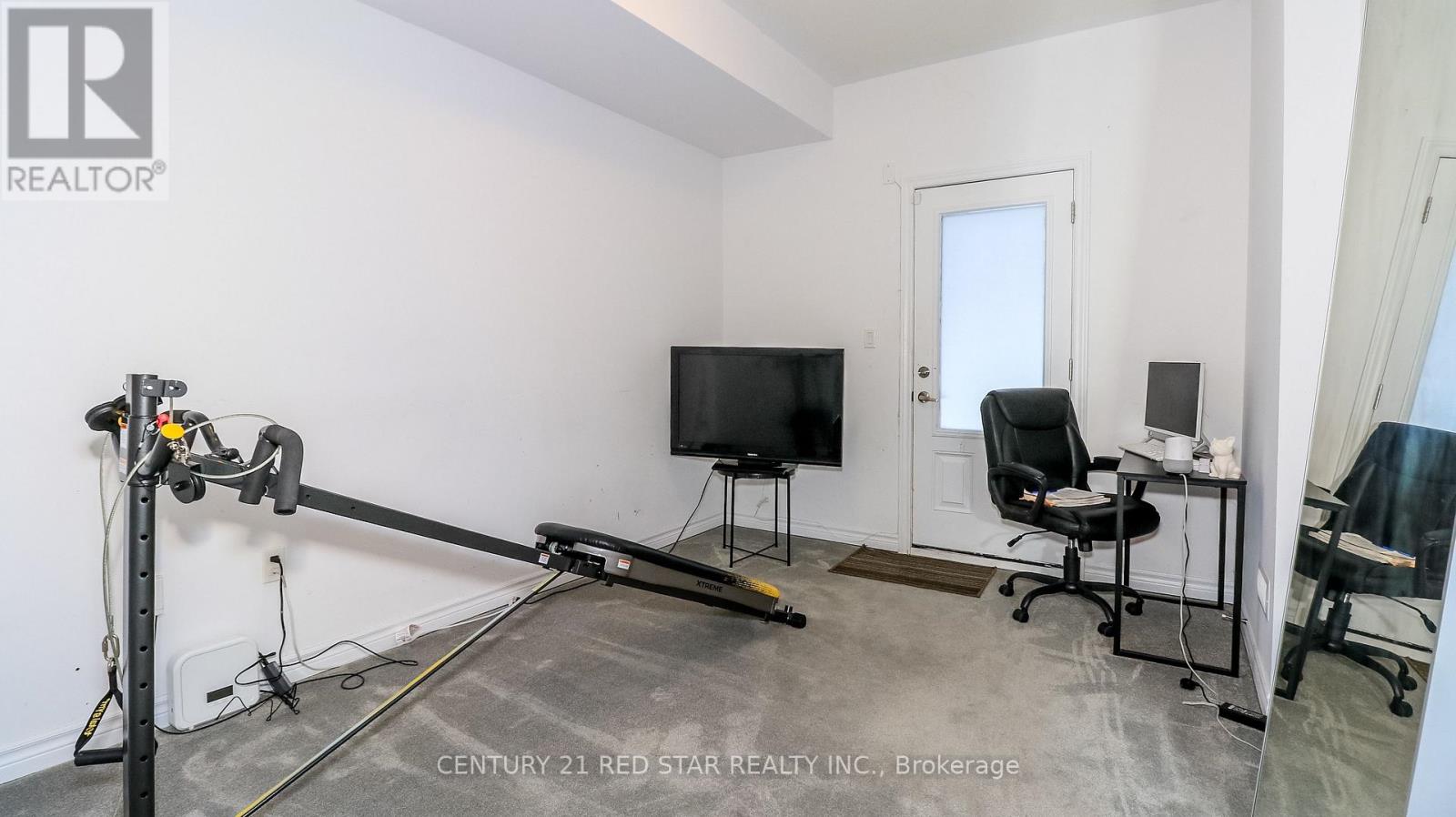 32 Milson Crescent, Essa, Ontario  L0M 1B4 - Photo 9 - N12887518