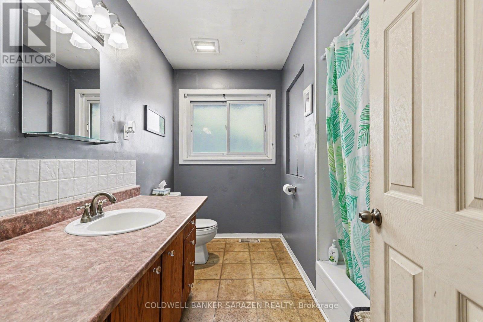 2091 Lenester Avenue, Ottawa, Ontario  K2A 1K9 - Photo 8 - X12874680