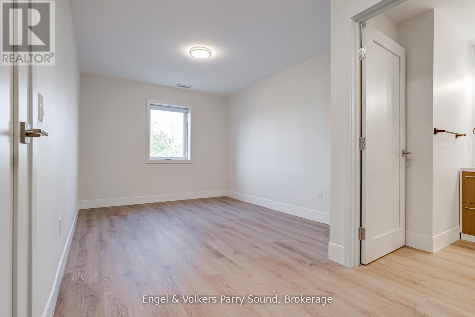 201 - 51 George Street, Parry Sound, Ontario  P2A 2R2 - Photo 10 - X12888572