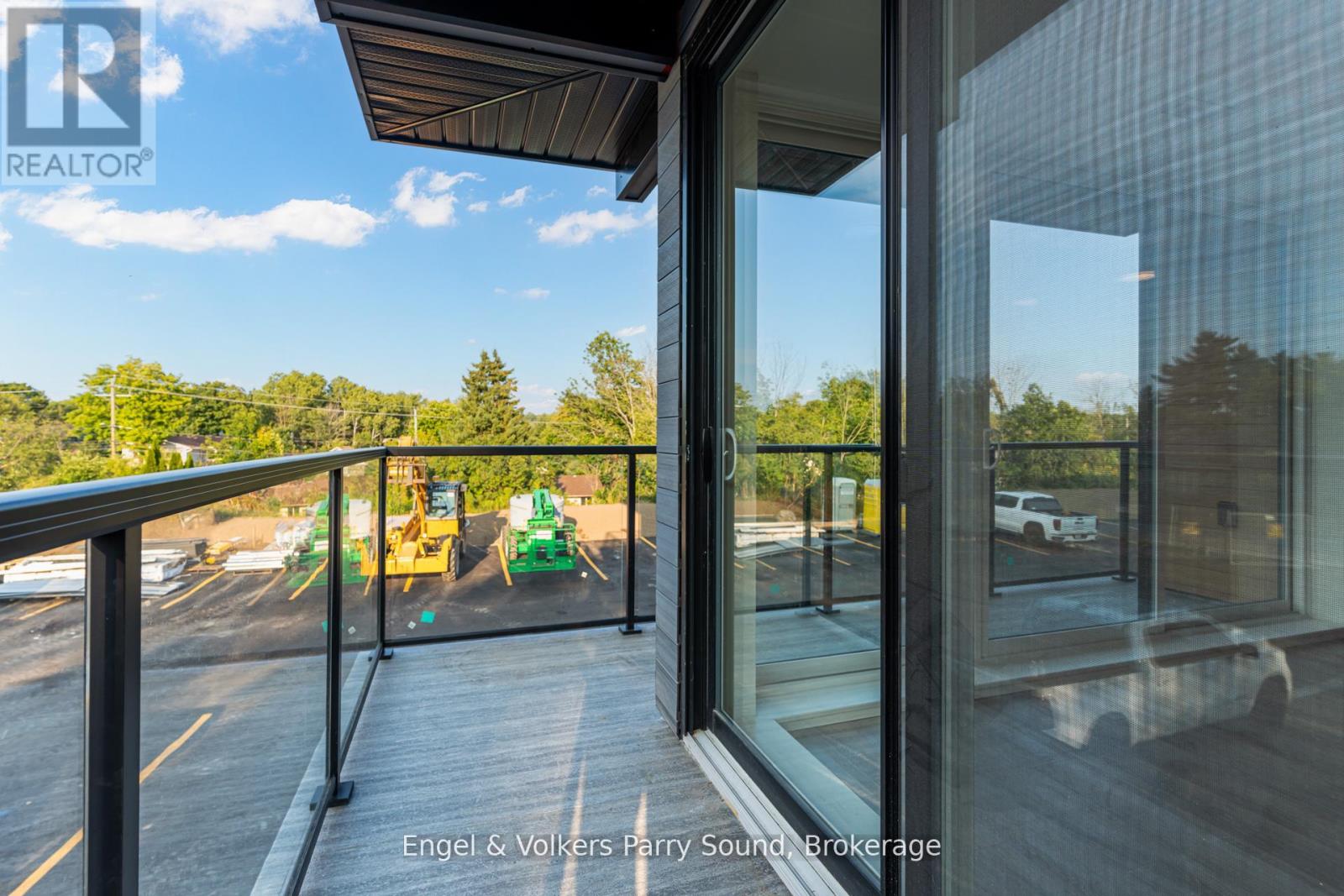 201 - 51 George Street, Parry Sound, Ontario  P2A 2R2 - Photo 3 - X12888572