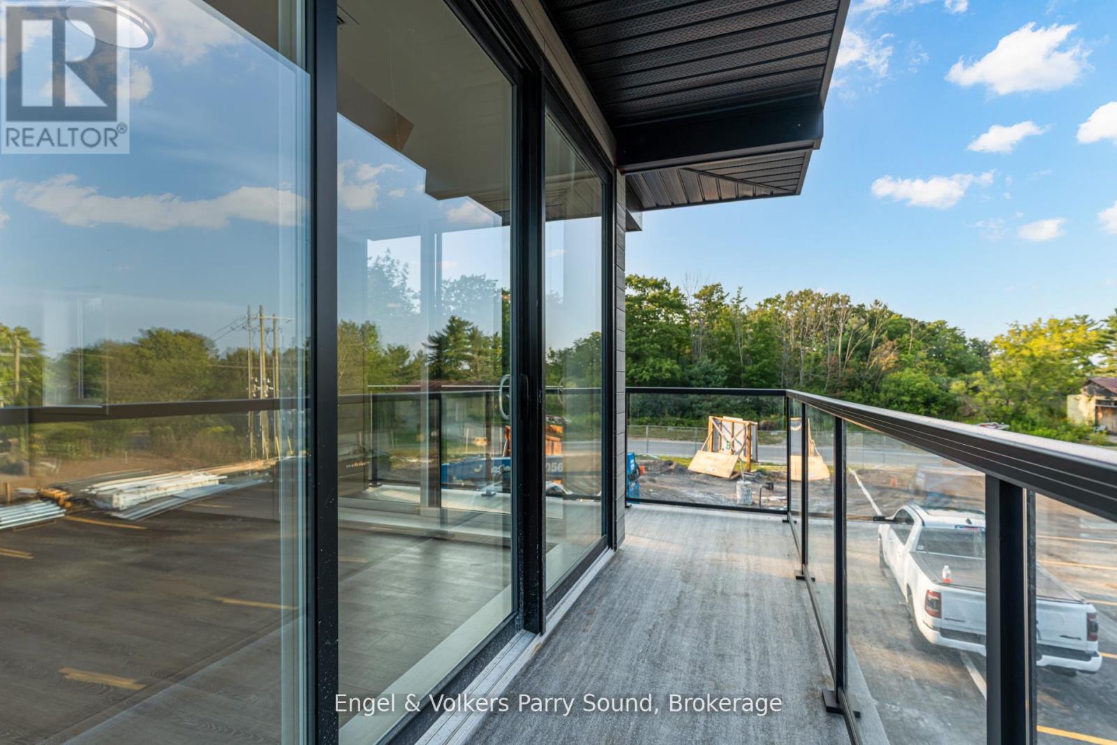 201 - 51 George Street, Parry Sound, Ontario  P2A 2R2 - Photo 4 - X12888572