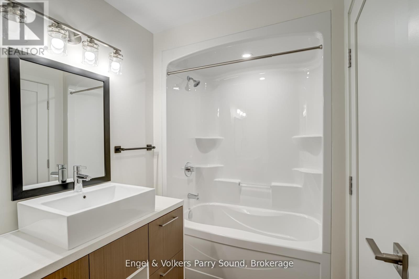 201 - 51 George Street, Parry Sound, Ontario  P2A 2R2 - Photo 6 - X12888572